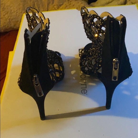 heels - Picture 2 of 2